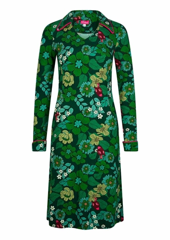 Flot stor blomstret retro kjole med grøn bundfarve, lille v-hals med krave og søde forlommer fra Tante Betsy